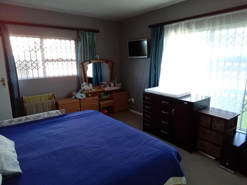 3 Bedroom Property for Sale in Boggomsbaai Western Cape